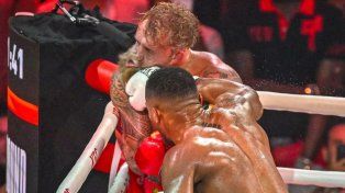 El excampeón mundial Anthony Joshua venció contundentemente al youtuber Jake Paul.