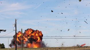 Seis muertos al chocar dos aviones de exhibición de la Segunda Guerra Mundial