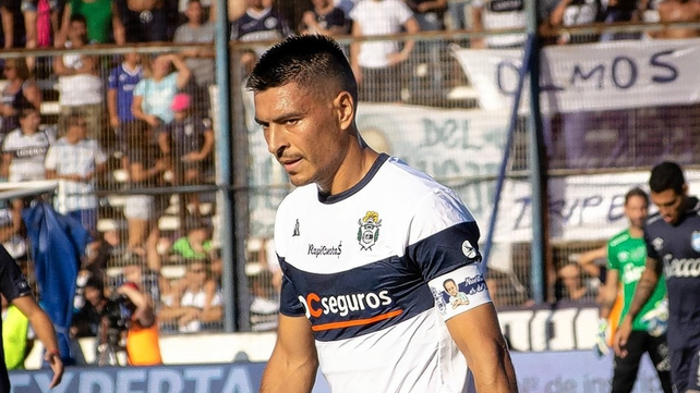 El defensor de Gimnasia Paolo Goltz es prioridad para reforzar la defensa de Colón.