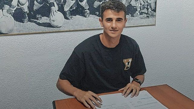 Franco Déboli firmó su renovación de contrato en Colón