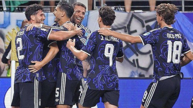 Argentina juega con Cabo Verde.