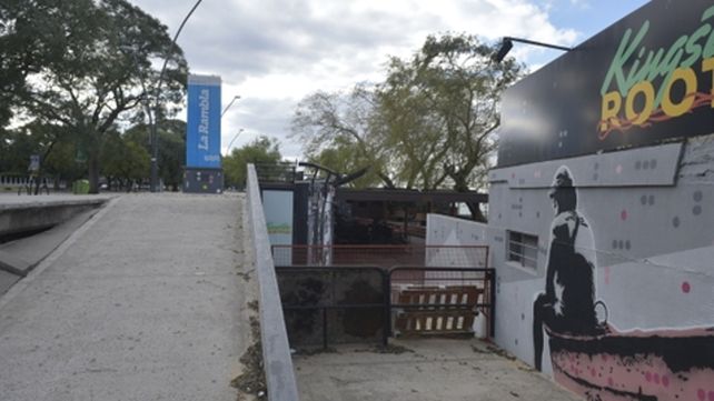 Cerrado. El paseo ribereño espera la puesta en marcha de los nuevas ofertas para cambiar su fisonomía.