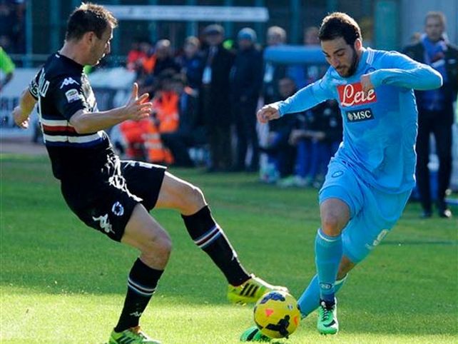 Napoli venció a Sampdoria y sigue bien arriba