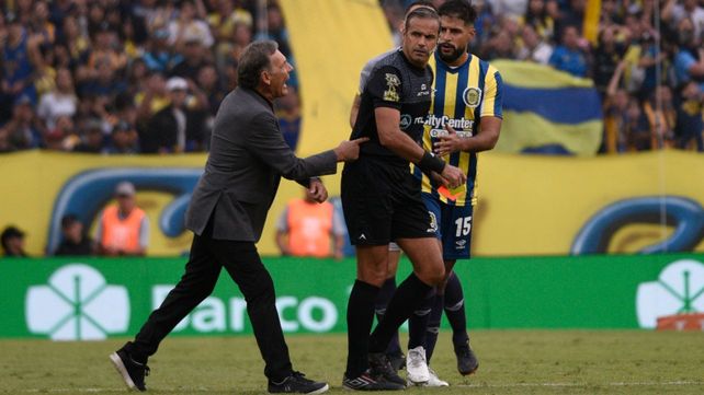 Miguel Russo estaba desencajado con el árbitro tras la roja que le mostró el juez Penel. este lunes estaba más tranquilo y habló de todas las polémicas.&nbsp;