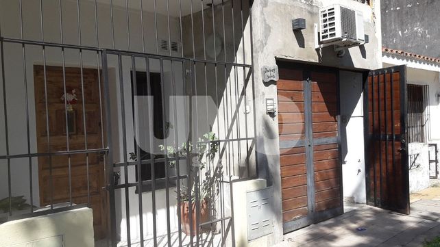 Escuchó ruidos, se levantó de la cama y se encontró cara a cara con un ladrón