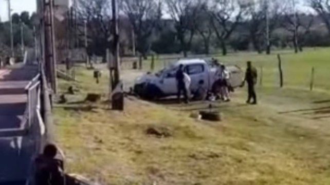 Una camioneta volcó en calle Ambrosetti y Ayacucho en Paraná