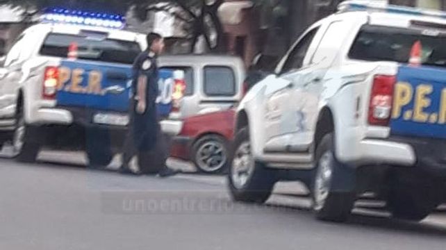 Hombre en situación de calle amenazaba a transeúntes frente al hospital San Martín