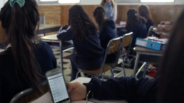 Uso de los pantallas en infancias y adolescencias