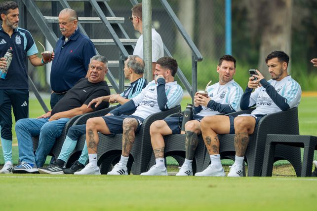 Lionel Messi siguió el partido de la sub 20.
