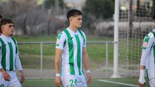 El delantero ex-Newells que emigró a España, se quedó sin club y relanzó su carrera en Uruguay