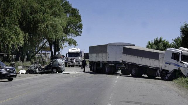 Tragedia en el sur de Santa Fe: dos muertos en un choque frontal entre ...