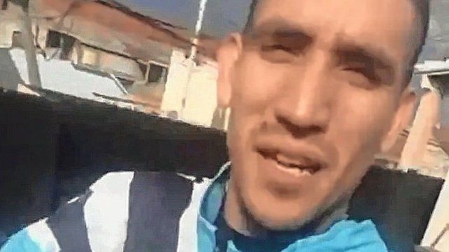 Ricardo Centurión reapareció después de varios días sin conocerse su paradero y lo hizo con una campera de Vélez.