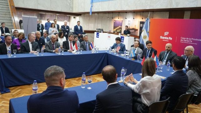 El gobernador Pullaro estuvo presente en el evento que se desarroló en Buenos Aires