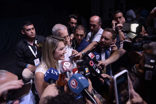 Carolina Losada conservó lo obtenido en las Paso y se llevó los dos senadores por la mayoría para Juntos por el Cambio. Foto: Leonardo Vincenti / La Capital.&nbsp;