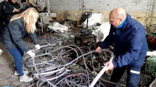 Encontraron cables robados en una falsa cochera de Nuevo Alberdi