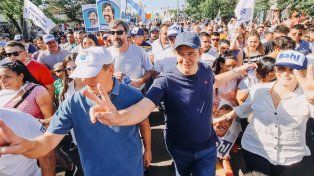 El gobernador y el candidato a sucesor caminaron en Concordia para celebrar el 17 de octubre.