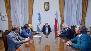 El gobernador, Rogelio Frigerio, y dirigentes rurales avanzaron en la puesta en marcha de un nuevo puerto cerealero en La Paz.&nbsp;