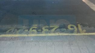 La parada. Así están señalizados los lugares donde frenan los colectivo en Paraná.