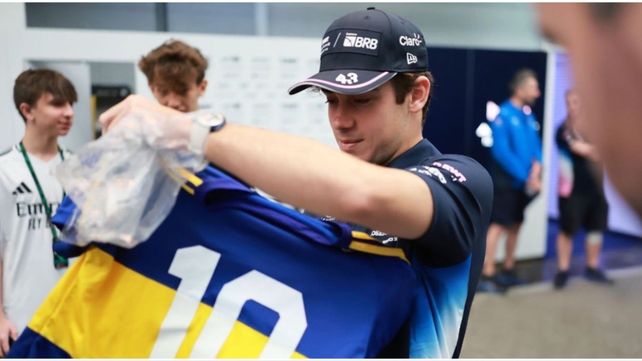 Franco Colapinto se mostró con la camiseta de Boca en el paddock de Brasil.