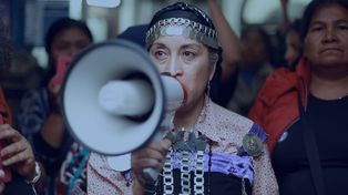 Moira Millán, figura clave del movimiento indígena, registrada en el film de María Laura Vásquez.