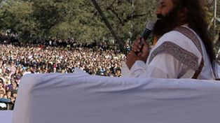 Más de 150 mil personas en la meditación de Ravi Shankar en los bosques de Palermo