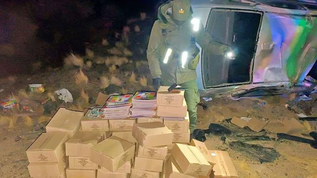 No era Messi, pero quiso gambetear el control de Gendarmería: cayó con figuritas del Mundial de contrabando