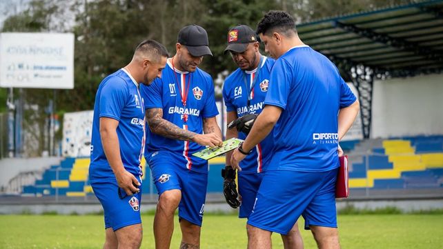 De dirigir en las inferiores de Newells a un club de Ecuador que busca el ascenso