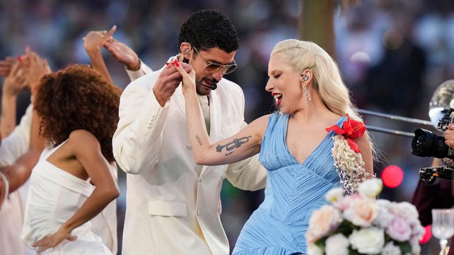 El artista principal y Lady Gaga bailaron durante el entretiempo del Super Bowl.