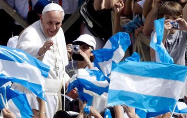 Peló la billetera. El Sumo Pontífice sumó su aporte con el objetivo de movilizar la generosidad de los argentinos.