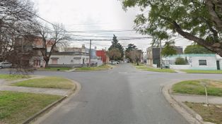 Violento asalto: lo apuñalaron en la espalda para robarle las zapatillas