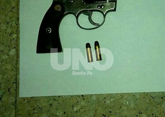 Aberrante: delincuente asaltó un comercio armado y dejo a su hija de tres años esperándolo