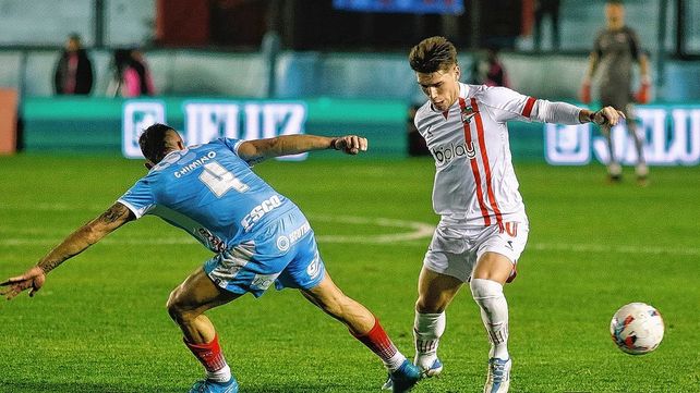 Arsenal logró ante Estudiantes su primer triunfo.