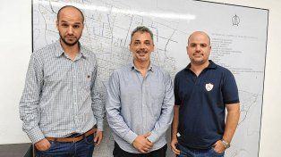 Germán Dipangracio (izquierda) fue uno de los representantes de Unión en la reunión con autoridades de la Municipalidad.