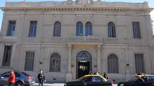 Frente del edificio del hospital ubicado en Mitre al 3100.