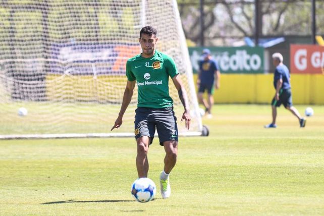 Afuera. Ojeda sufrió una lesión que lo marginará seis meses de las canchas.