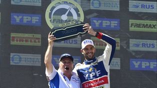 Desahogo. El Flaco Ardusso y Javier Ciabattari celebran con todo en el podio de Rafaela. Gran triunfo en el TC2000.