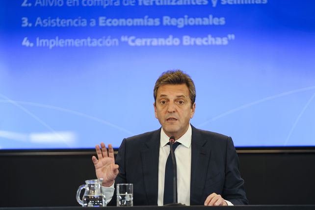 El ministro de Economía lanzó una línea de aportes por $ 12
