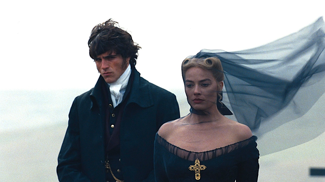Margot Robbie y Jacob Elordi protagonizan el romance dramático de Cumbres Borrascosas