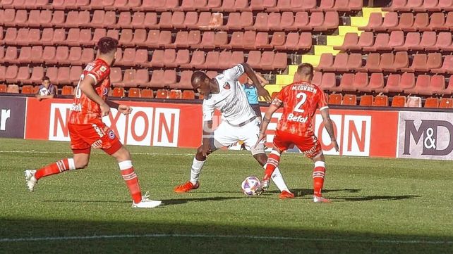 Colón desea volver al triunfo ante Argentinos en La Paternal