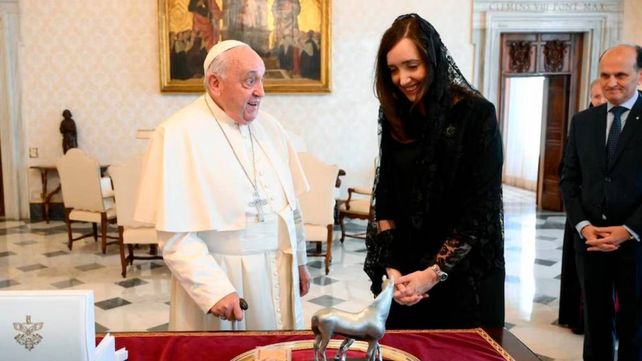 Victoria Villarruel se reunió con e Papa en la Biblioteca del Vaticano