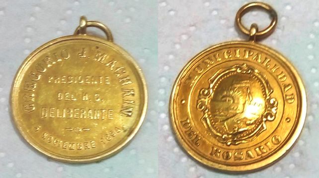 Medalla entregada a Gregorio Machaín por sus servicios a la población en la epidemia de cólera de 1886 y 1887.&nbsp;