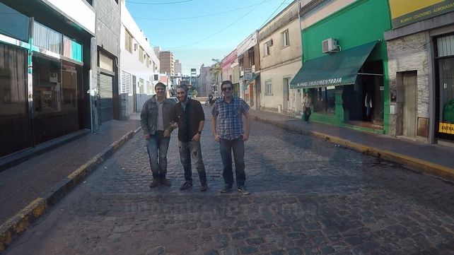 Entre pupitres y pizarrones se abre paso el rock local