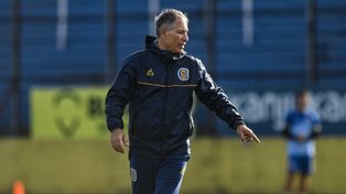 Ariel Holan buscará en este nuevo amistoso que Central de un paso adelante desde el juego.