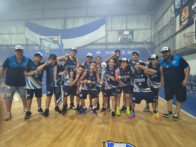 Dale campeón. La U13 deEdison fue el mejor en el Nivel C de las formativas de la Asociación Rosarina de Básquet