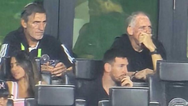 Lionel Messi siguió la final desde un palco y sufrió con el partido que disputó Inter Miami. (imagen de video)
