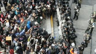 Violencia y protocolo antipiquetes en la marcha de los jubilados