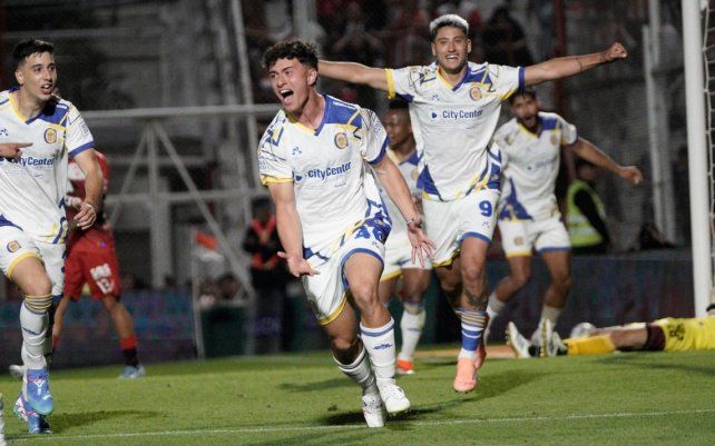 Ignacio Ovando grita con locura su primer gol en la primera de Central