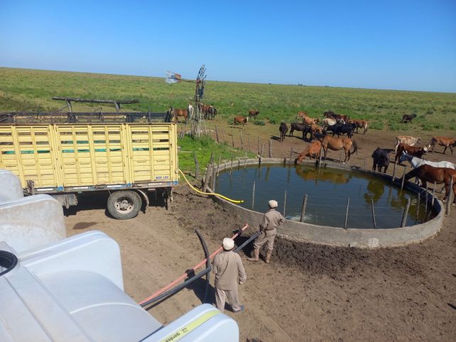 Asistencia. La provincia reforzó la provisión de agua en el Norte.