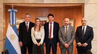 Pullaro llevó a Cancillería un documento en defensa de la producción de biodiésel