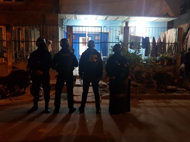 Los pesquisas de Homicidios de la Agencia de Investigación Criminal (AIC) realizaron varios allanamientos el miércoles